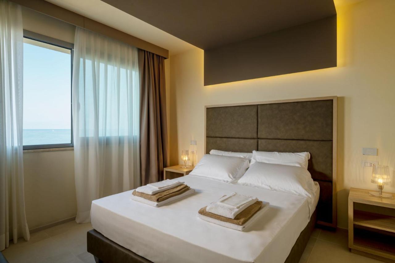 Palace Lido Hotel & Suites Marina di Cecina Kültér fotó