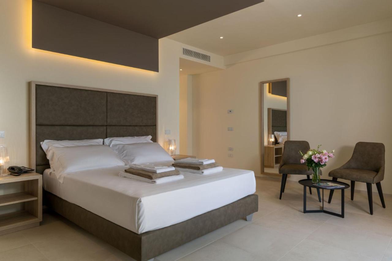 Palace Lido Hotel & Suites Marina di Cecina Kültér fotó