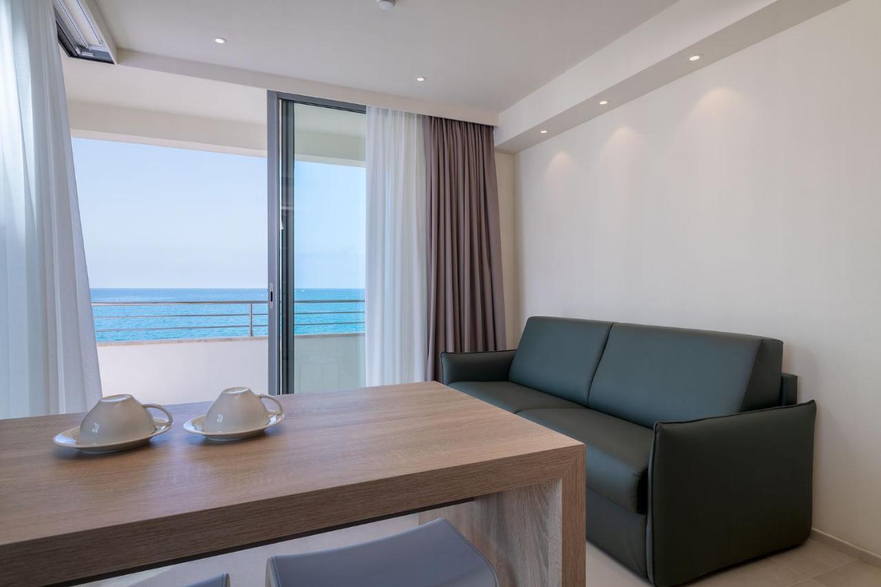 Palace Lido Hotel & Suites Marina di Cecina Kültér fotó