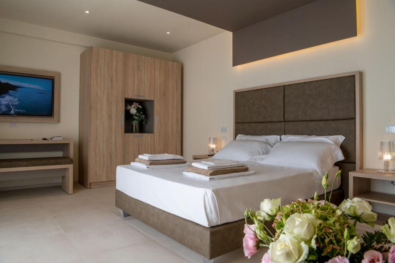 Palace Lido Hotel & Suites Marina di Cecina Kültér fotó