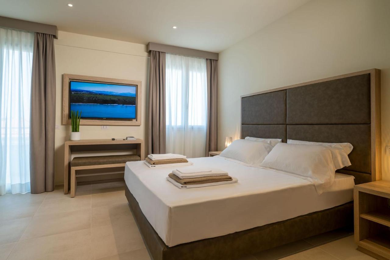 Palace Lido Hotel & Suites Marina di Cecina Kültér fotó